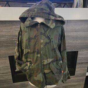 Aritzia TNA Camo Hooded Utility Jacket | Small - Olive Green